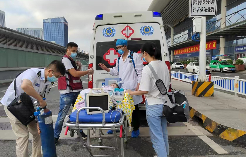 郁南县救护车出租公司